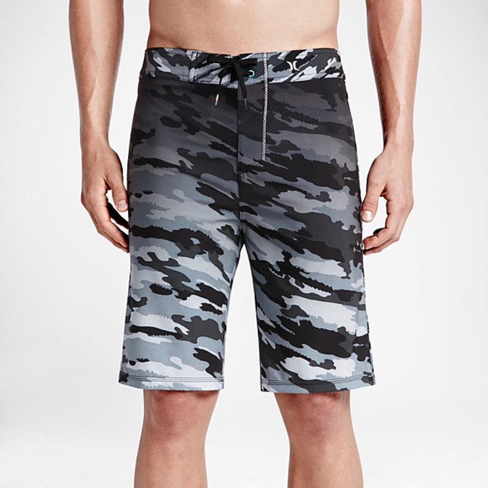Nike Hurley phantom board shorts size 32