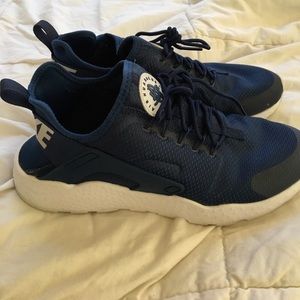 Nike Air Hurache Size 9