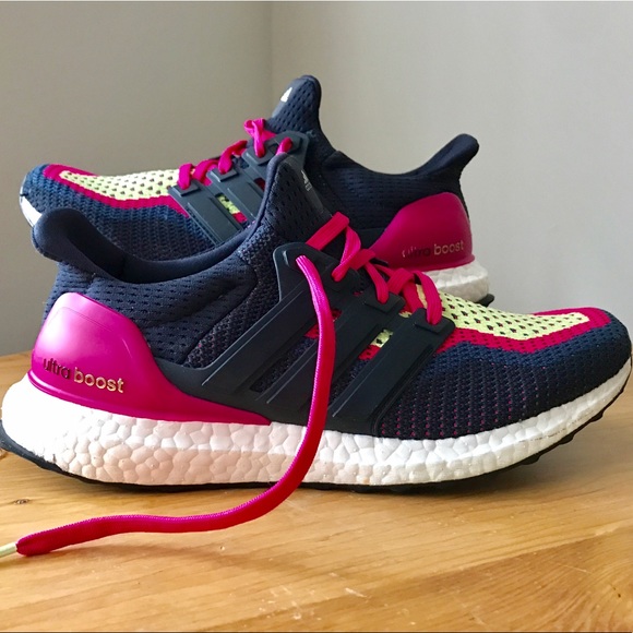 Adidas Ultra Boost - Picture 2 of 4