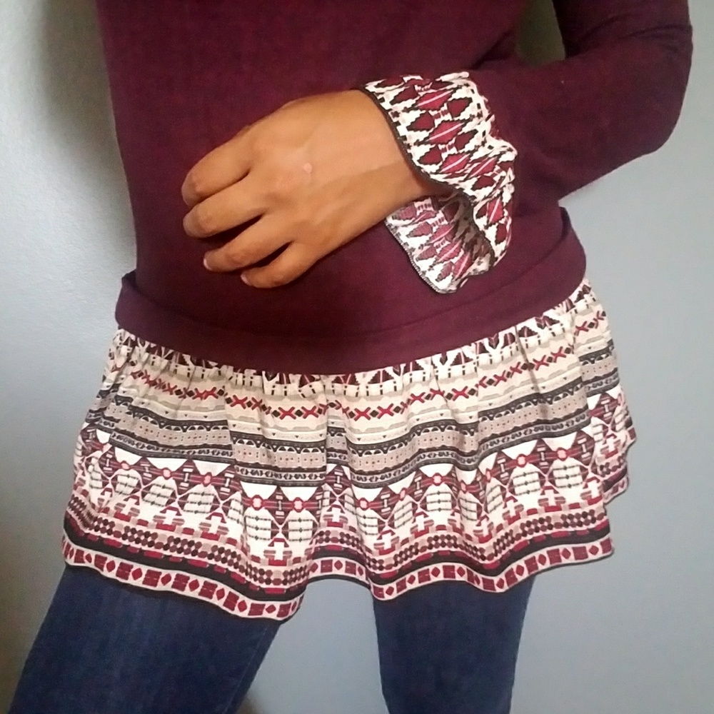 WINE RUFFLE PRINT LONG SLEEVE TOP - Picture 3 of 3