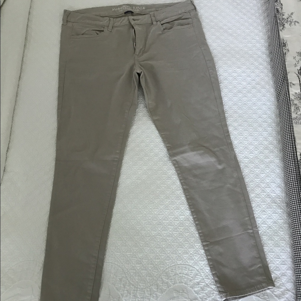 Khaki American Eagle Jeggings