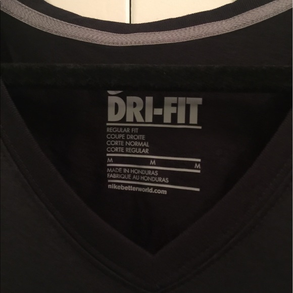 ✔️ NIKE ✔️ Dri Fit T-Shirt - Picture 2 of 5