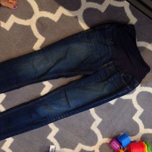 Old Navy maternity skinny jeans