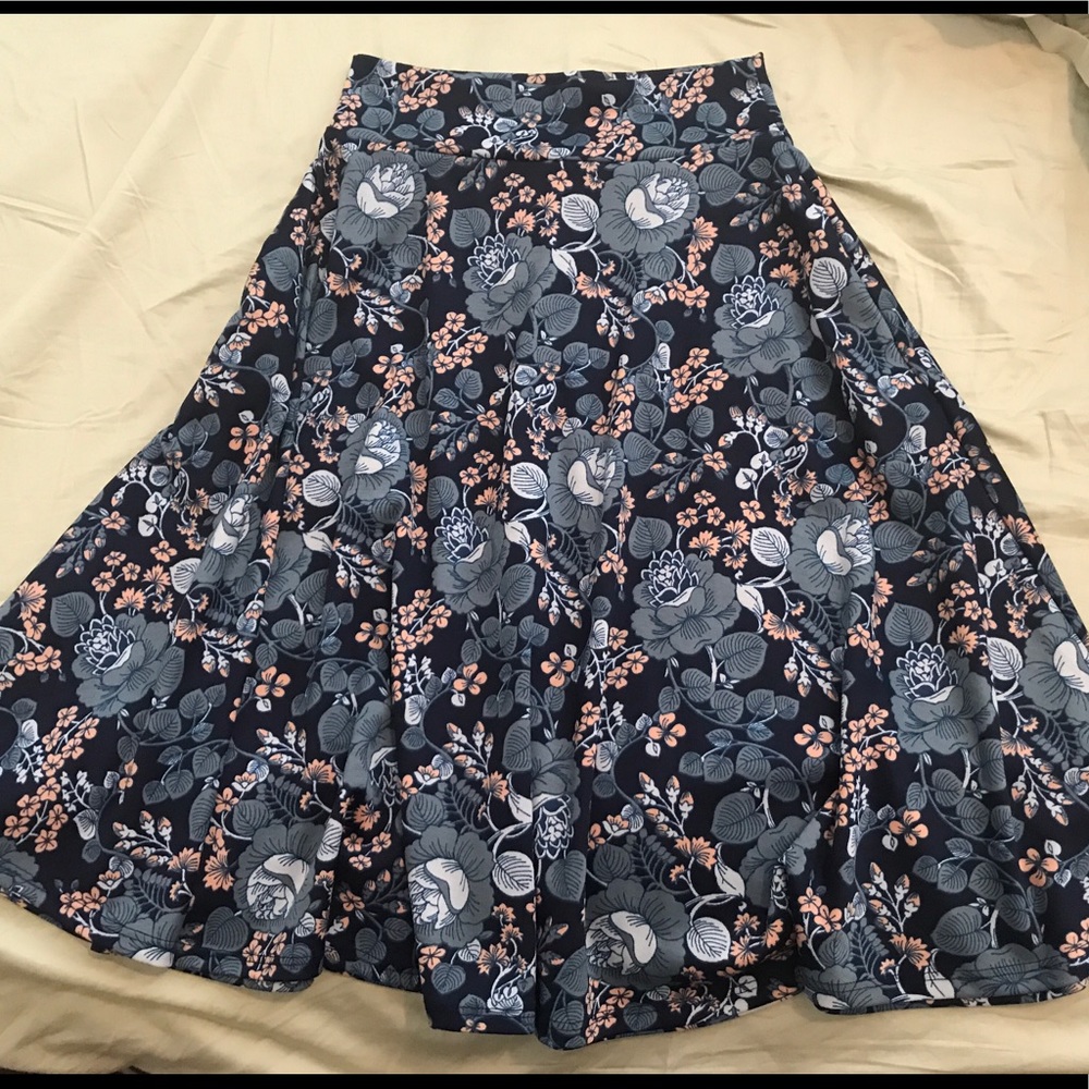 Agnes & Dora Midi Skirt size S