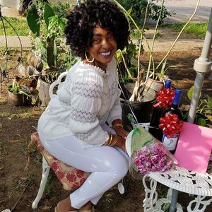 Meet your Posher, Monica