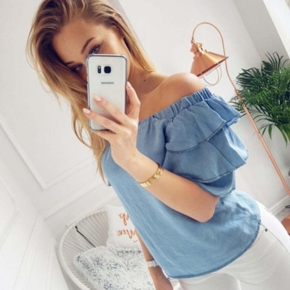 "Emilee" Ruffle Sleeve Top - Picture 2 of 8