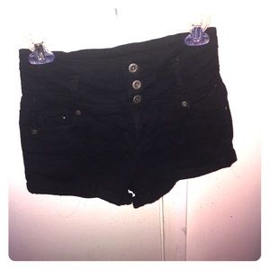 Black junior shorts