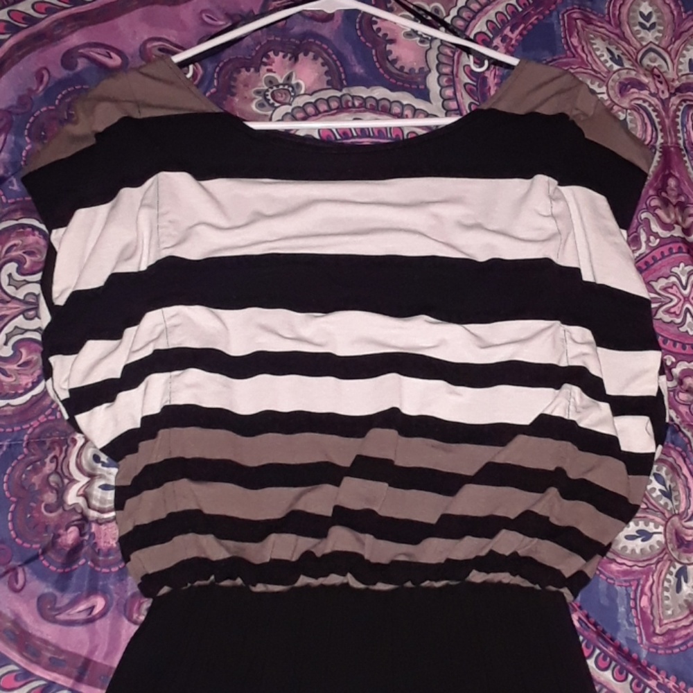 Dress - Picture 3 of 6