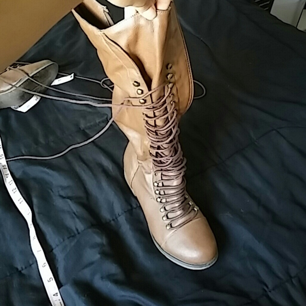 Brown boots - Picture 3 of 4