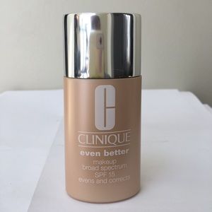 Clinique EVEN BETTER makeup 01 alabaster 1.0