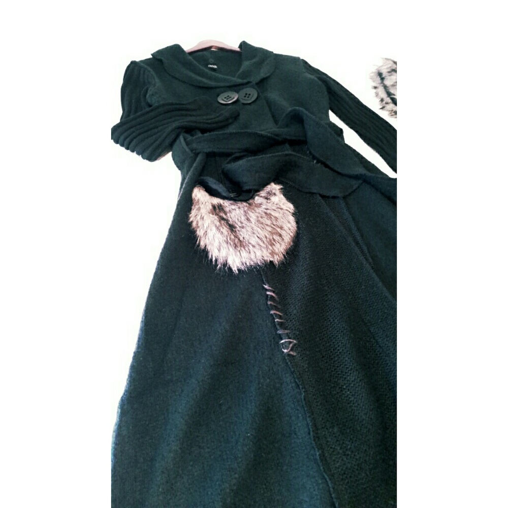 Black sweater coat with removable faux fur collar.