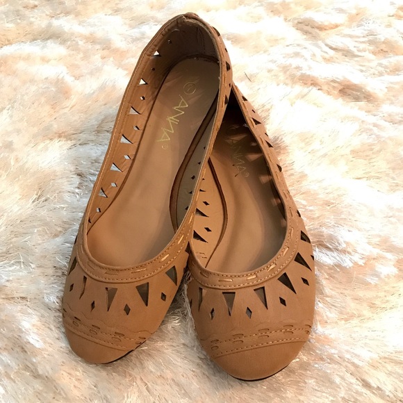 🔥NWT! Tribal Perforated Ballet Flat - Picture 2 of 4