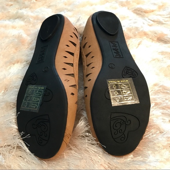 🔥NWT! Tribal Perforated Ballet Flat - Picture 4 of 4