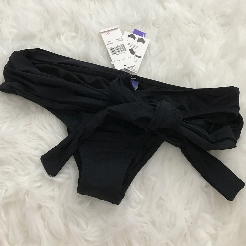 Radio Fiji black tie bottoms