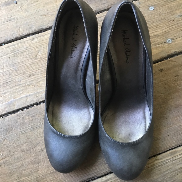 Pumps BOGO FREE - Picture 2 of 2