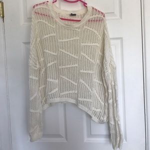 White pull-over sweater