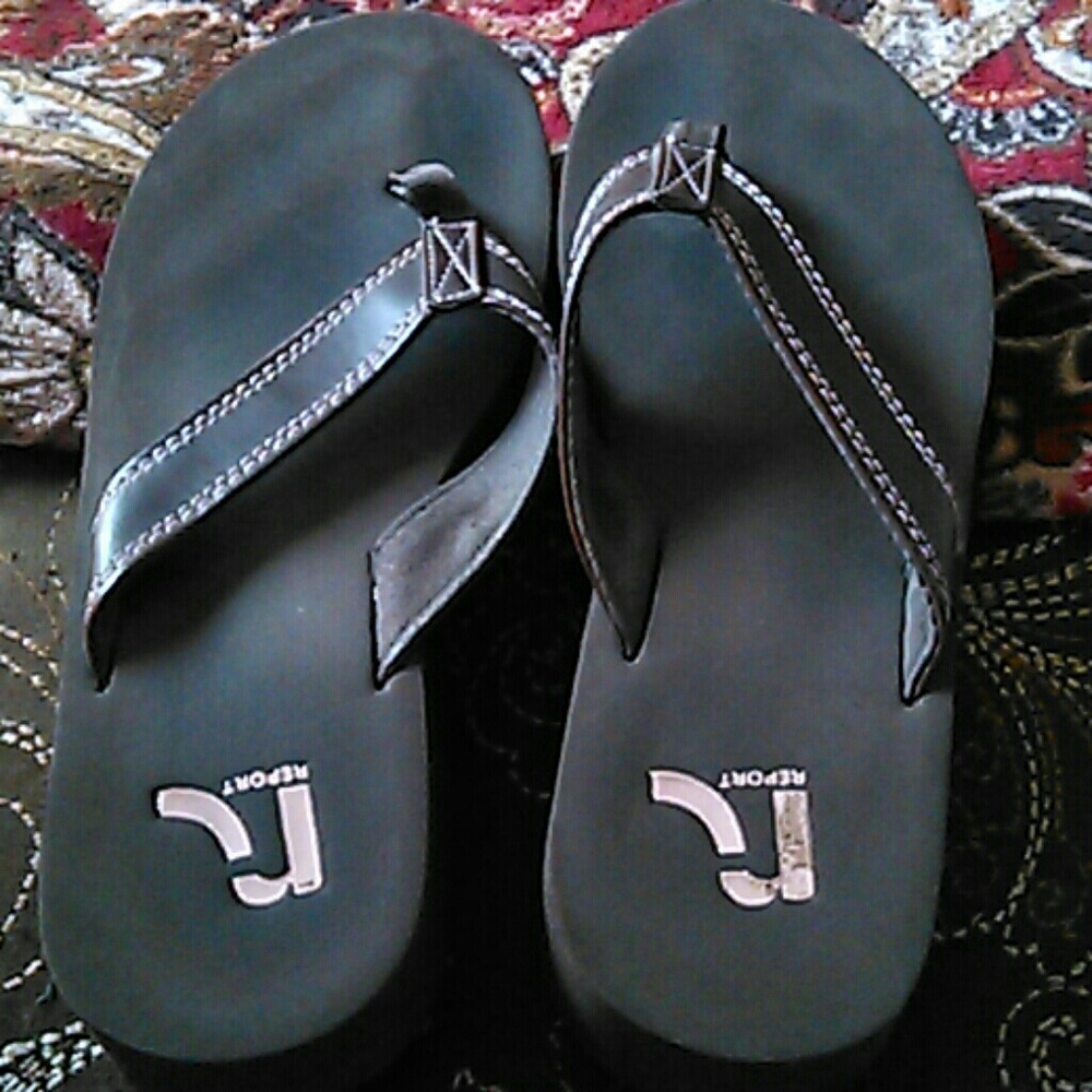 Brown report flip flops size 8