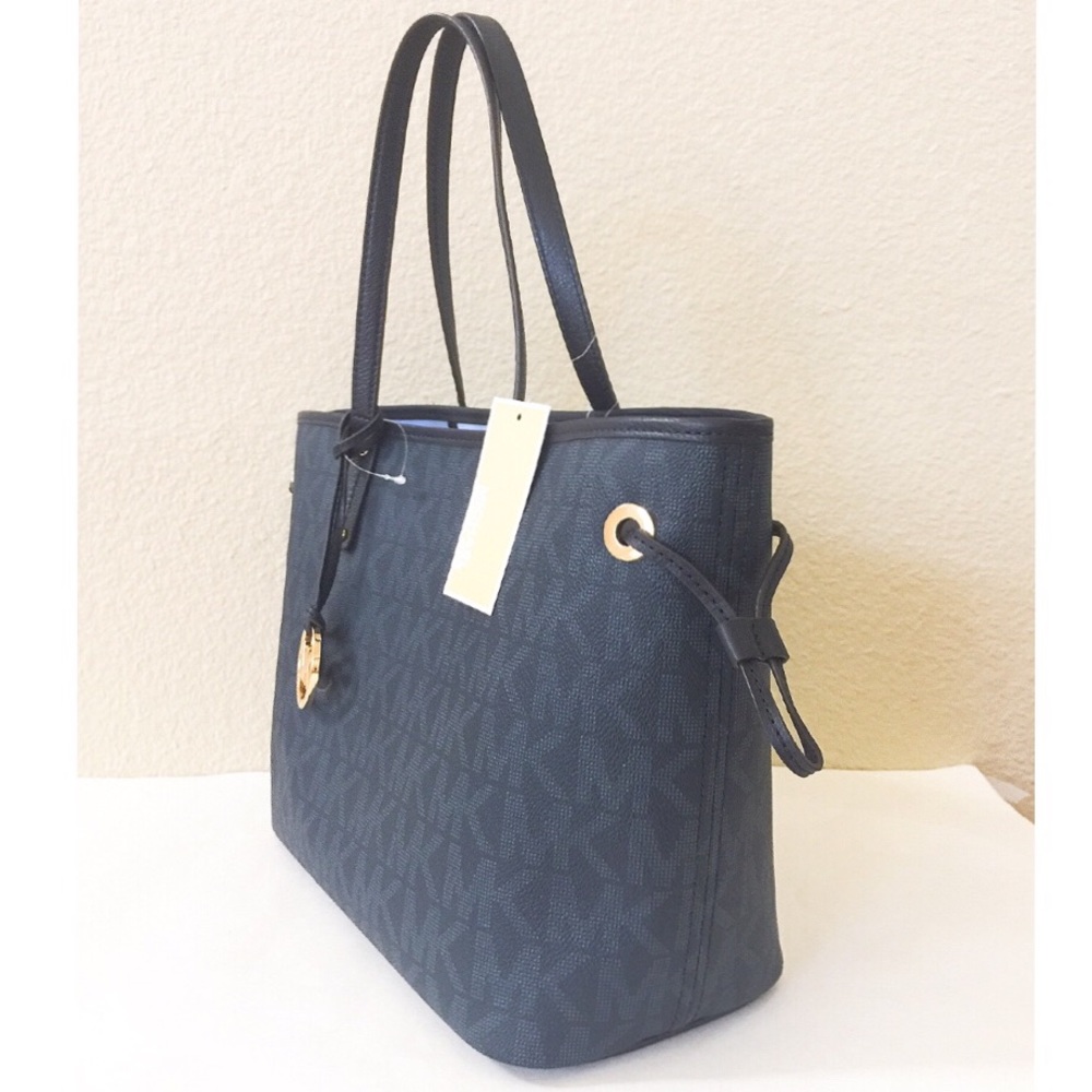 🎉Final Sale🎉Michael Kors jet set reversible tote - Picture 2 of 8