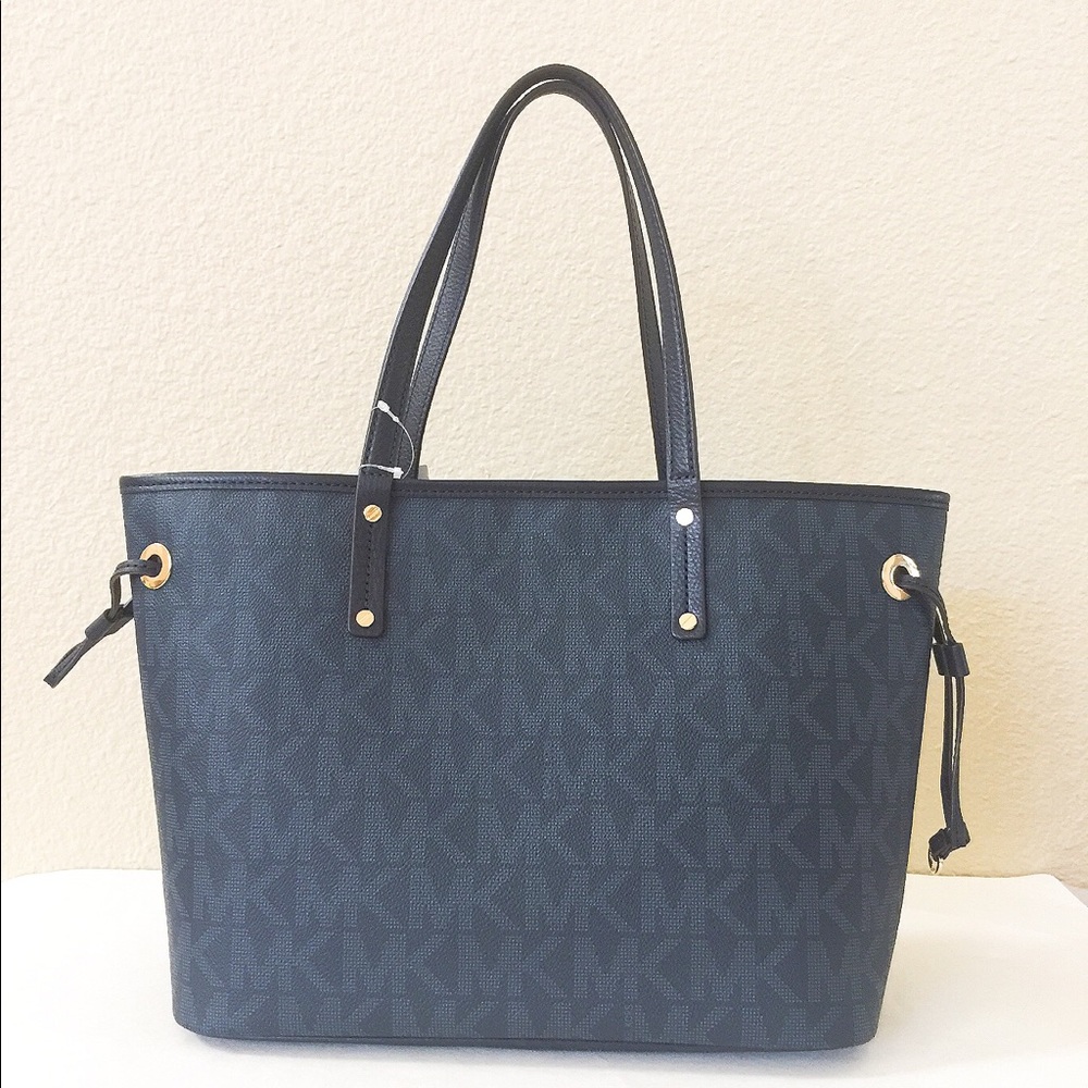 🎉Final Sale🎉Michael Kors jet set reversible tote - Picture 4 of 8