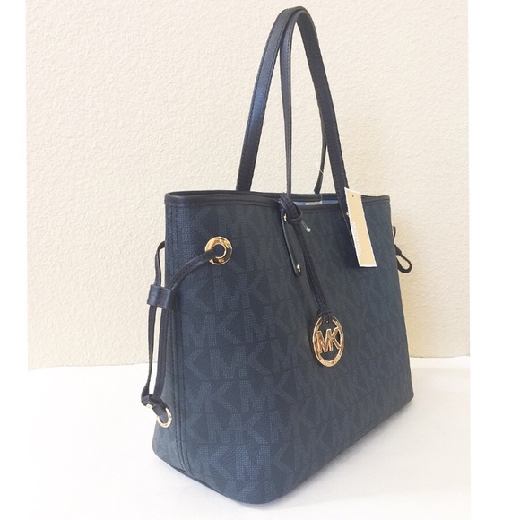 🎉Final Sale🎉Michael Kors jet set reversible tote - Picture 3 of 8