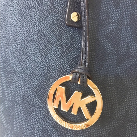 🎉Final Sale🎉Michael Kors jet set reversible tote - Picture 5 of 8