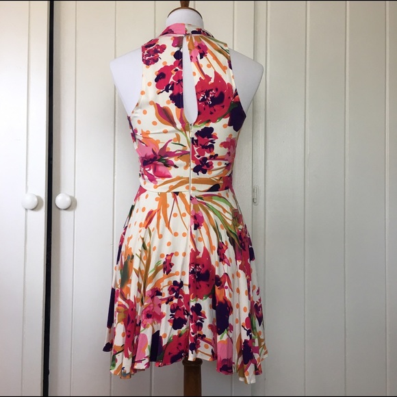 💕Fit and flare style Floral dress💕 - Picture 2 of 7