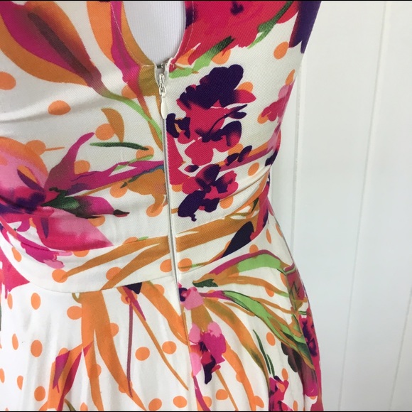 💕Fit and flare style Floral dress💕 - Picture 3 of 7