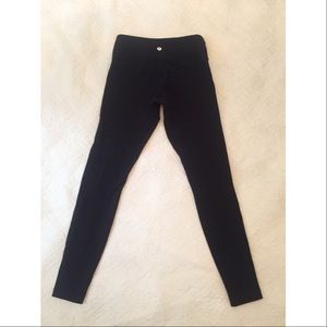 Lululemon black leggings - wunder under