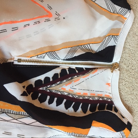 Top - Picture 2 of 2