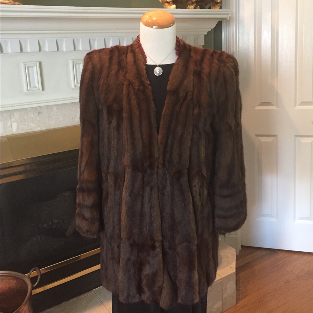 🎄🎁1950's Timeless Rich Mink Striped Coat 💝