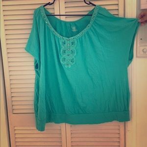 Beautiful Layne Bryant cold shoulder top. 26/28