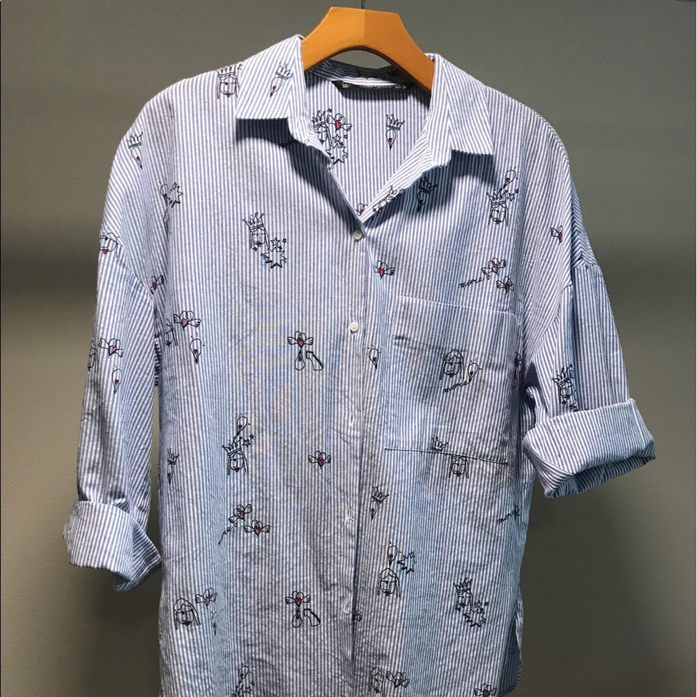 ZARA - Oversized blue stripe with cartoon graphics