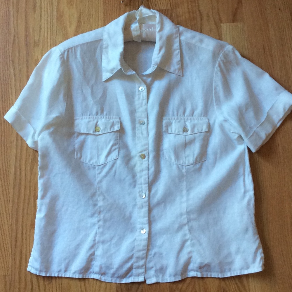 white 100% linen ⭐️ button up ⭐️ short sleeves ⭐️