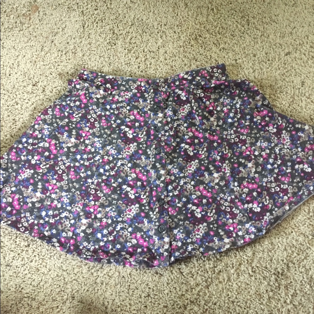 American Eagle 🦅 M Floral Skater Skirt w Buttons