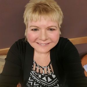 Meet your Posher, Debra