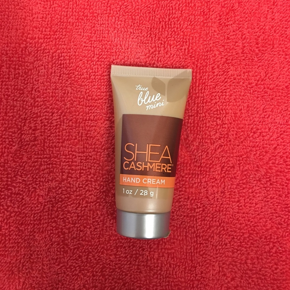 BATH & BODY WORKS- SHEA Cashmere hand cream