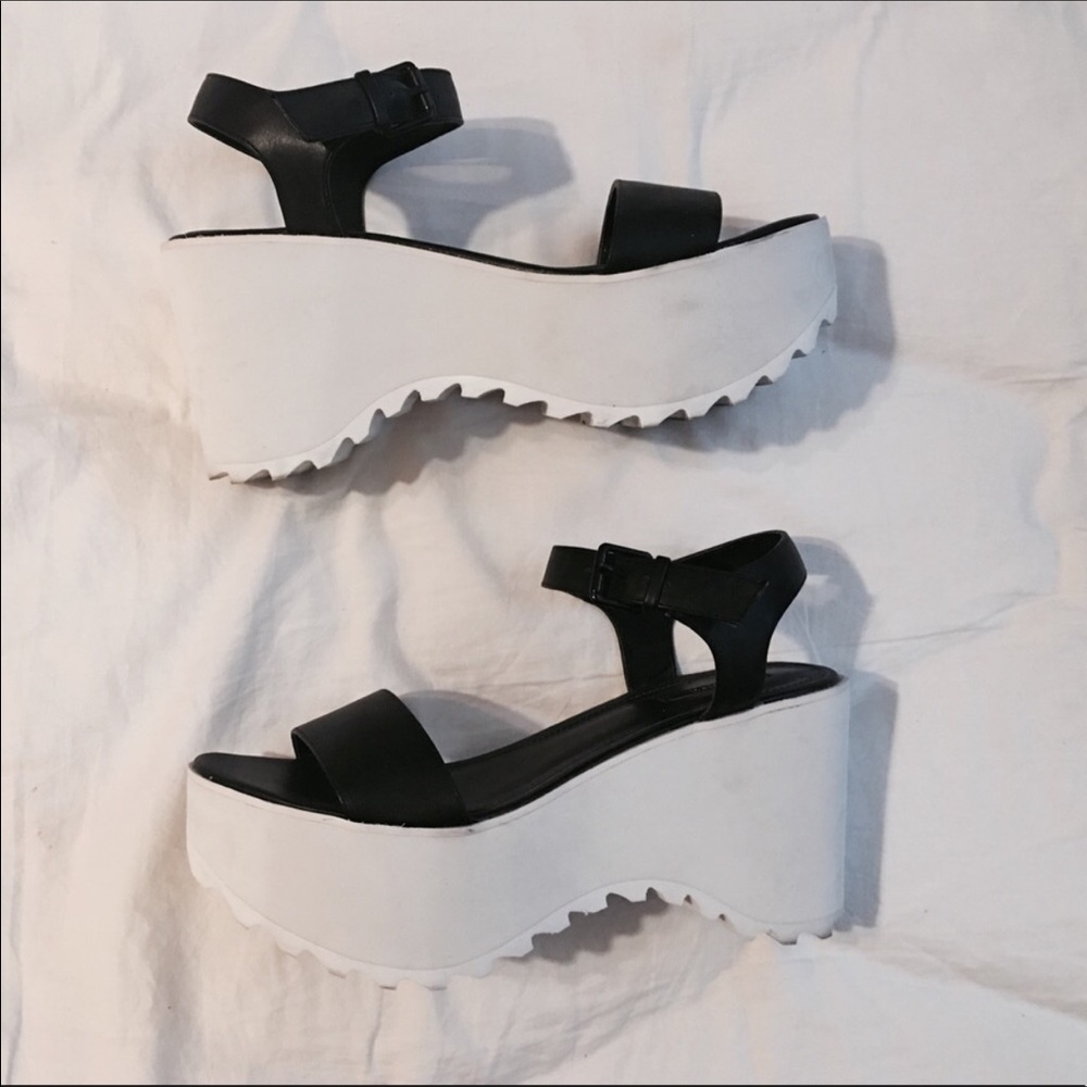 Semi new Wedge platform sandals