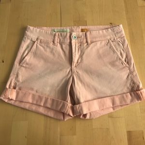 Mid-rise shorts