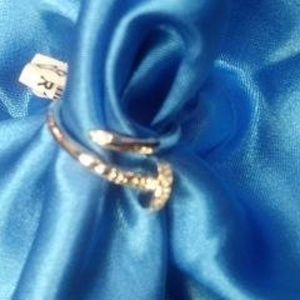 FINE STERLING SILVER JUST UN CLOU DESIGN