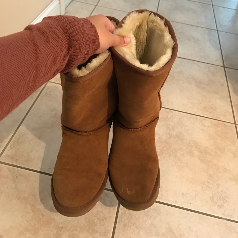 UGGS
