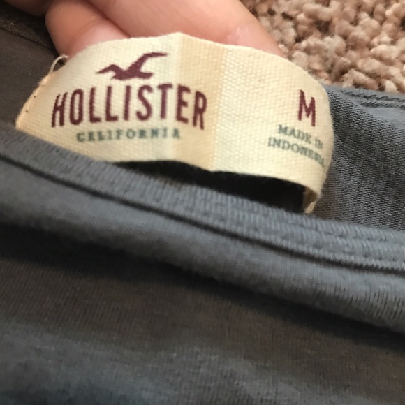 Hollister off the shoulder crop top size medium - Picture 2 of 2