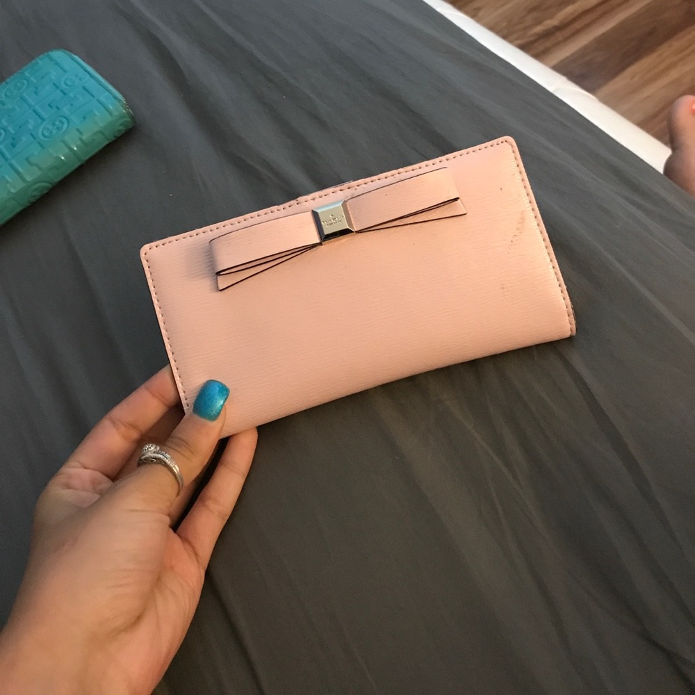 Kate spade bow wallet