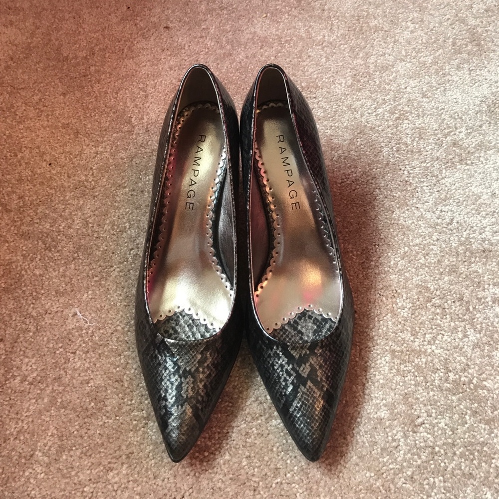 Rampage black and silver pumps, Size 8 1/2