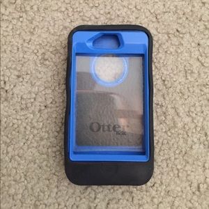 Black and blue iPhone 4/4s otterbox