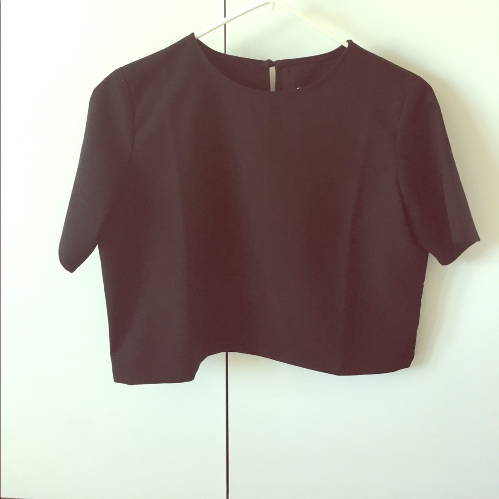 Black waist length crop top XS