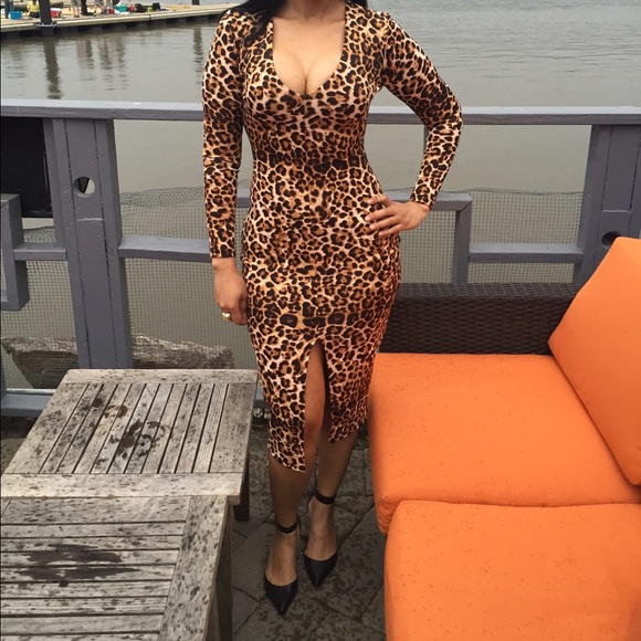 Leopard Slit Front Midi Dress. Size: Medium - Picture 3 of 5