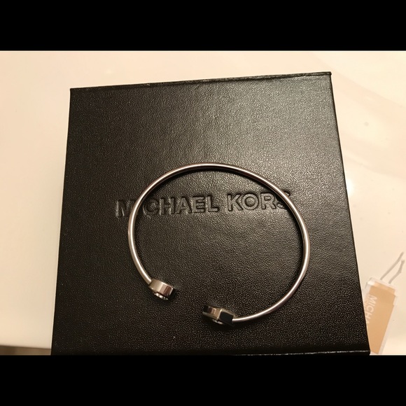 Michael Kors crystal cuff bangle bracelet - Picture 1 of 3