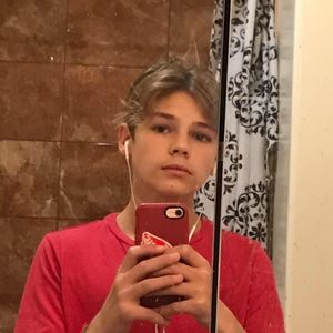 Meet your Posher, Ethan