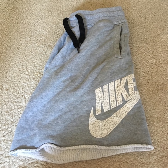 Grey Men Nike shorts, size Large. - Picture 1 of 5
