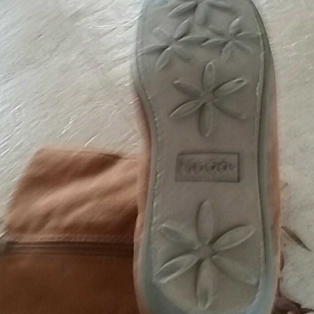 Boots - Picture 2 of 3